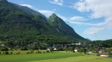 Pietracorbara 'da, Avrupa' da, Fransa 'da, Korsika' da, Akdeniz kıyısında, yazın güneşli bir günde,.