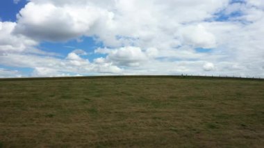 Sanguinaires Adaları, kayalık tepelerin eteklerinde, Avrupa 'da, Fransa' da, Korsika 'da, Ajaccio' ya doğru, Akdeniz kıyılarında, yazın, güneşli bir günde,.