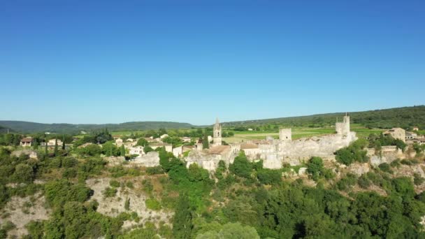 Středověká Vesnice Aigueze Vrcholu Svého Útesu Evropě Francie Ardeche Létě — Stock video