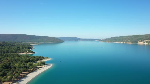 Lago Sainte Croix Sua Praia Suas Florestas Verdes Europa França — Vídeo de Stock