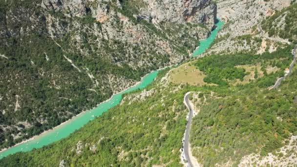 Uma Estrada Cercada Pela Vegetação Verde Das Gargantas Verdão Europa — Vídeo de Stock