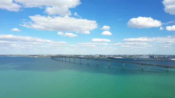 Величезний Міст Іле Європі Франції Новій Аквітанії Charente Maritime Сонячний — стокове відео