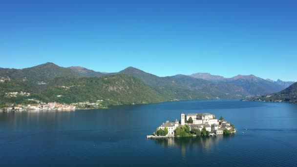 Ilha Isola San Giulio Frente Para Campo Italiano Lago Orta — Vídeo de Stock
