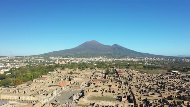 ヨーロッパ イタリア カンパニア州 晴れた日の夏にヴェスヴィオの麓にポンペイの遺跡 — ストック動画