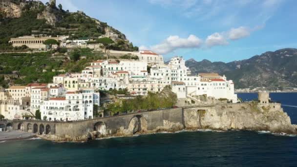 Die Klippen Und Behausungen Von Amalfi Tyrrhenischen Meer Europa Italien — Stockvideo