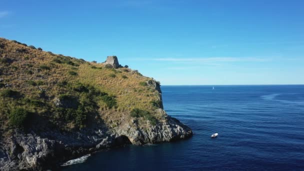 Una Torre Cima Del Cabo Palinuro Junto Mar Tirreno Europa — Vídeo de stock