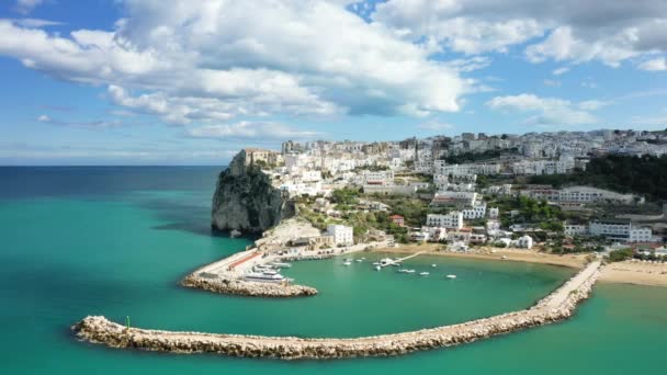 Peschici Kasabası Marinası Avrupa Talya Puglia Yaz Aylarında Güneşli Bir — Stok video