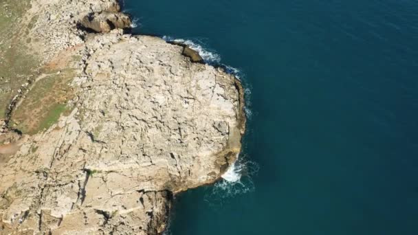Las Rocas Junto Mar Adriático Polignano Mare Europa Italia Puglia — Vídeo de stock