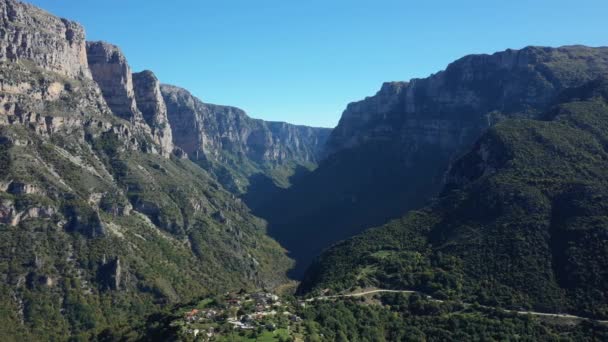 Das Traditionelle Dorf Vikos Vor Den Schluchten Europa Griechenland Epirus — Stockvideo