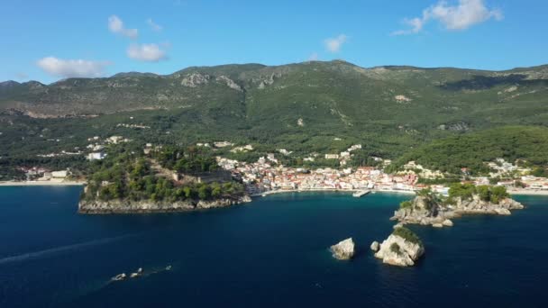 Avrupa Yunanistan Epirus Akdeniz Kıyısındaki Parga Kasabası Güneşli Bir Günde — Stok video