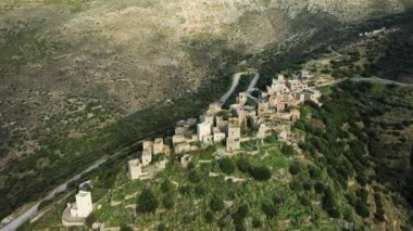 Ortaçağ 'ın Vathia köyü Avrupa, Yunanistan, Moreloponnese, Mani yazın güneşli bir günde.