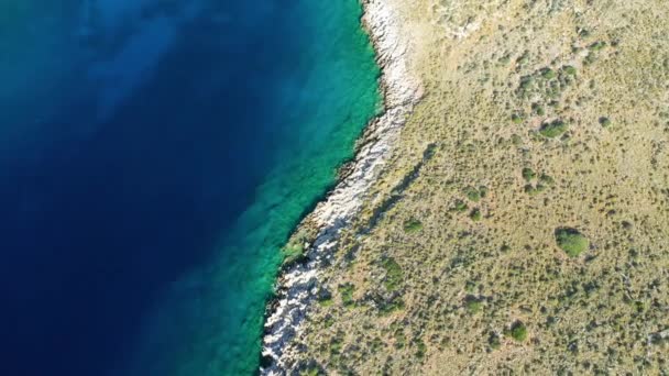 ヨーロッパ ギリシャ ペロポネソス半島の地中海のテナレ岬の端晴れた日に夏のマニー — ストック動画