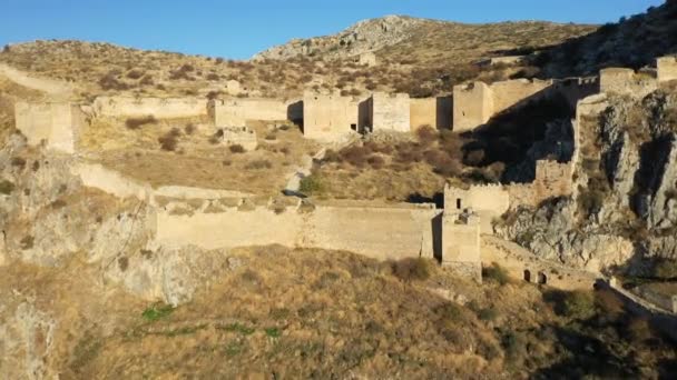 Avrupa Yunanistan Mora Güneşli Bir Günde Corinth Doğru Antik Duvarlı — Stok video