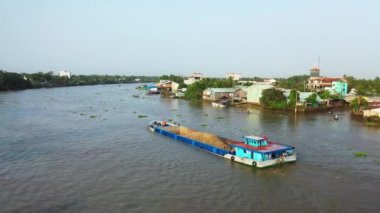 Ha Tien kayalık sahili ve kumlu sahil Asya, Vietnam, Mekong Deltası Yazın güneşli bir günde Ho Chi Minh şehrine doğru.