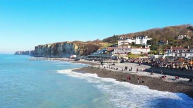 Avrupa, Fransa, Normandiya, Seine Denizcilik 'in ortasındaki Fecamp şehrinde, güneşli bir günde, Fecamp ve Dieppe' ye doğru.