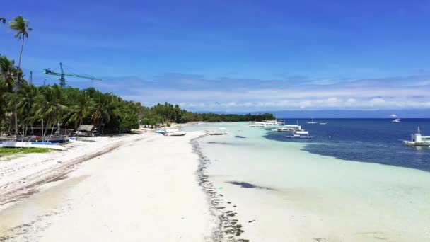 Hajók Kikötve Szélén Homokos Strand Ázsia Fülöp Szigetek Bohol Sziget — Stock videók