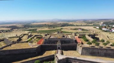Elvas 'taki Forte de Santa Luzia, Avrupa, Portekiz, Alentejo, Portalegre, güneşli bir yaz gününde.