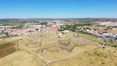 Elvas 'taki Forte de Santa Luzia, Avrupa, Portekiz, Alentejo, Portalegre, güneşli bir yaz gününde.