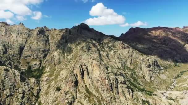 Vyprahlá Krajina Mezi Horami Zelenými Lesy Evropě Francii Korsice Směrem — Stock video