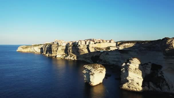 Town Bonifacio Chalk Cliffs Green Countryside Europe France Corsica Ajaccio — Vídeo de stock