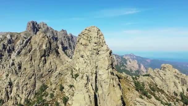 Prudké Skalnaté Útesy Col Bavella Zelené Krajině Evropa Francie Korsika — Stock video