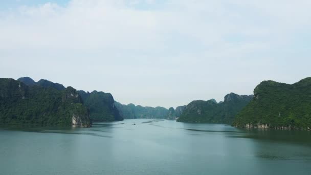Green Karst Cliffs Long Bay Asia Northern Vietnam Hai Phong — Stockvideo