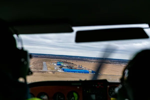 View from the cockpit of a small plane — Fotografia de Stock
