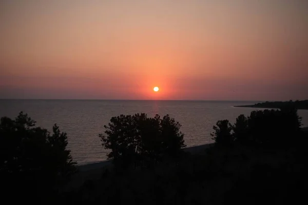 Velmi krásný letní západ slunce na moři — Stock fotografie