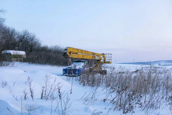 Ohromující vesnická scenérie v Rusku v zimě — Stock fotografie