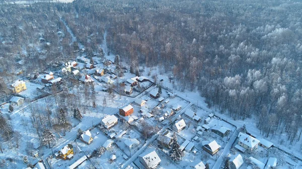 Girare una foresta invernale con un quadricottero — Foto Stock