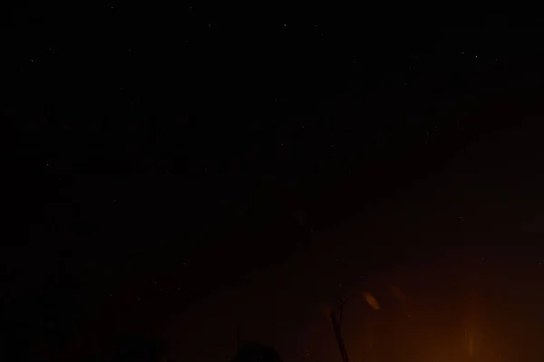 Ночная фотография звезд и неба — стоковое фото