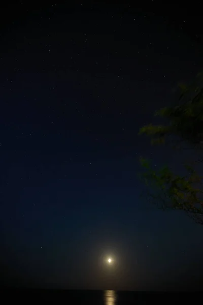 Hermosa noche de fotos de estrellas y el cielo —  Fotos de Stock