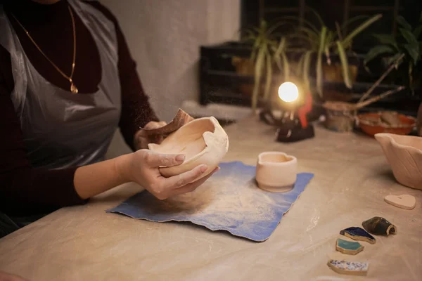 Human Sculptor Makes Clay Product His Own Hands — Stock Photo, Image