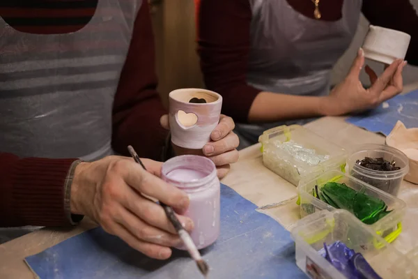 Human Sculptor Makes Clay Product His Own Hands — стоковое фото