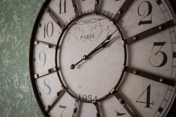 Reloj Pared Grande Estilo Retro — Foto de Stock
