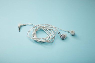 Arkaplanda aygıt için kulaklık