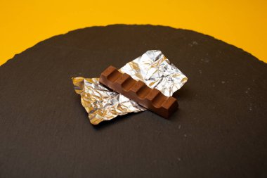 Tabakta süt çikolatası