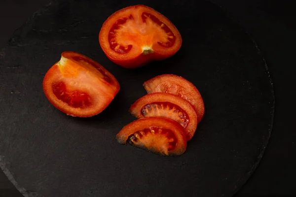 Tomate Sur Fond Noir — Photo