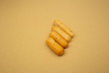 Grassini slaytı bej bir arka planda