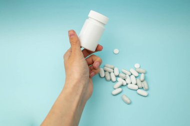 hapları üzerinde mavi bir arka plan