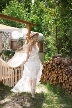 The Bride in the Hat