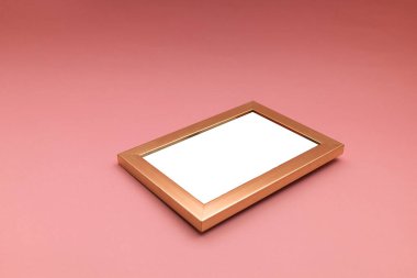 Pembe arkaplanda fotoğraf çerçevesi, pedimetri