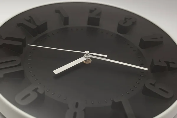 Relógio Parede Elegante Fundo Branco — Fotografia de Stock