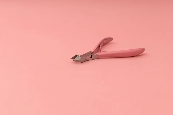Pinzette Für Hände Rosa Auf Rosa Hintergrund Monochrom — Stockfoto