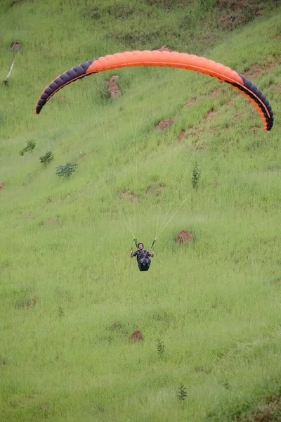 Parapente Similar Paracaídas Que También Tiene Una Estructura Flexible — Foto de Stock