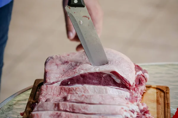 Cutting Beef Table Sharp Knife Landscape Background — Stock Photo, Image