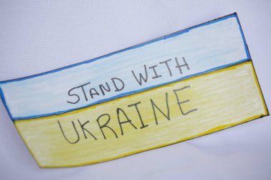 Frase, Ukrayna ile gitarda mavi ve sarı bayrak renginde kal..