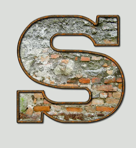 Gerçek desen ve metal süslemelerle dolu 3 boyutlu büyük harf S harfi