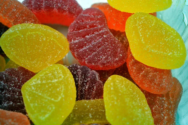 Piękne Jasne Kolorowe Słodkie Cukierki Wykonane Naturalnego Soku Owocowego Postaci — Zdjęcie stockowe