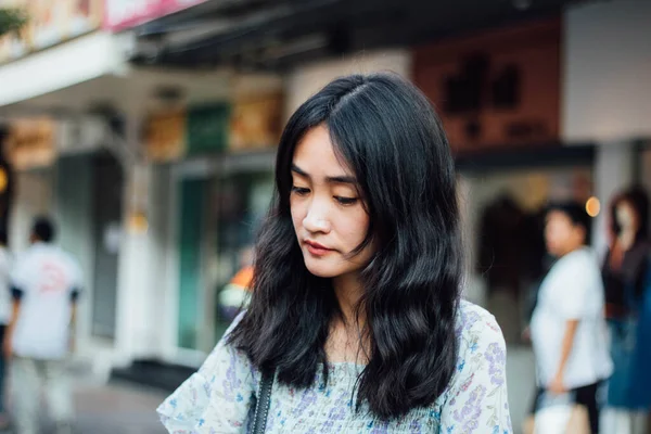 Close Beautiful Asian Woman City Blurred Background — Foto de Stock